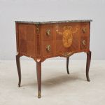 1733 4225 CHEST OF DRAWERS